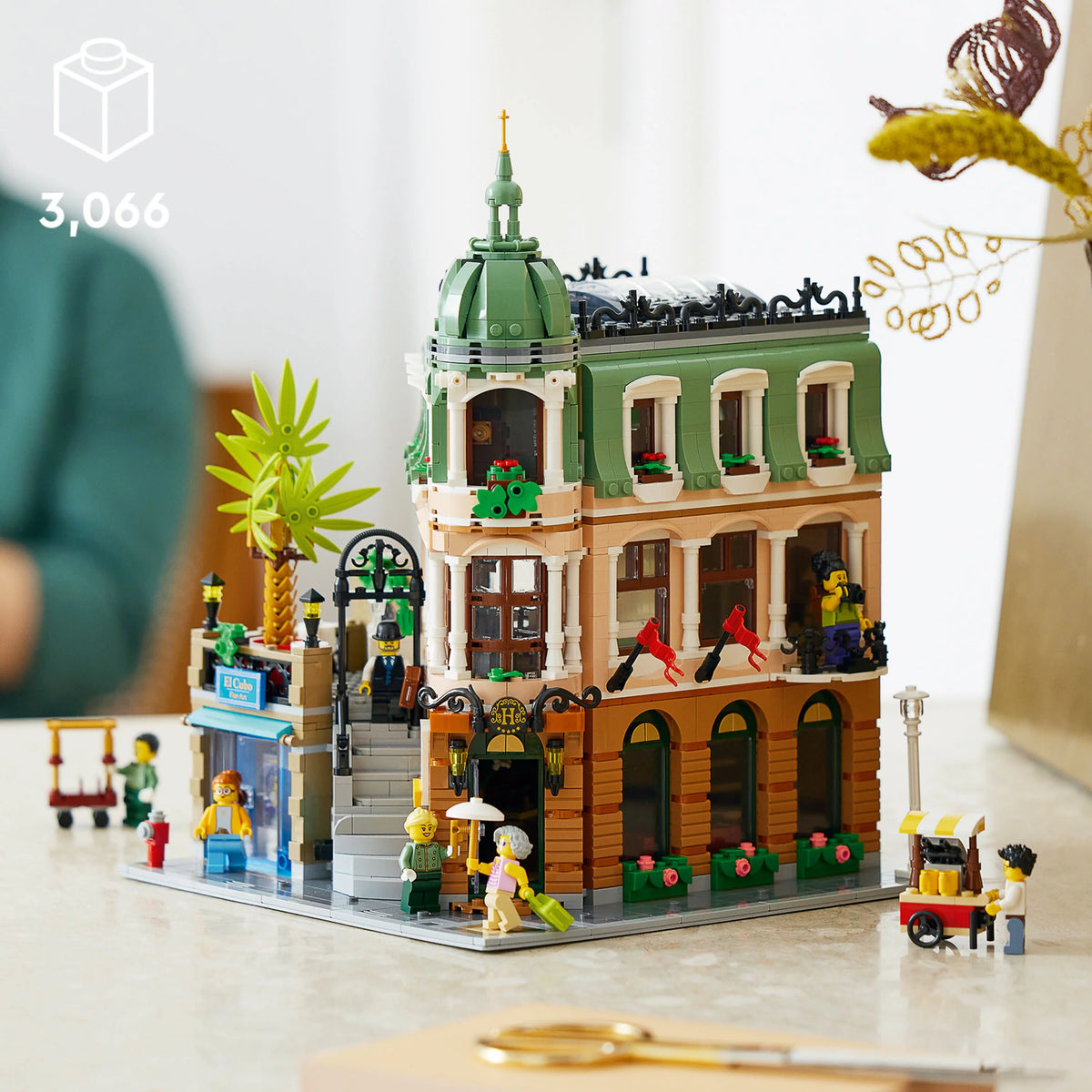 Boutique Hotel Modular Building Model Kit L8893